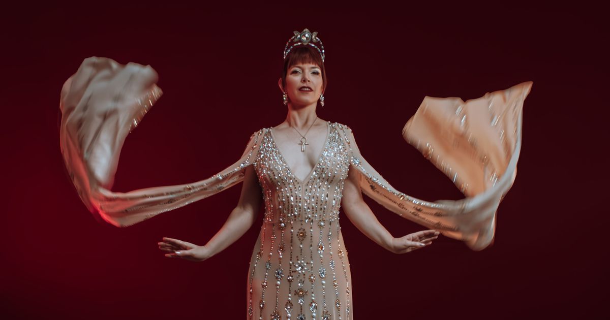 Amsterdam Burlesque Revue — Goddess Gracious